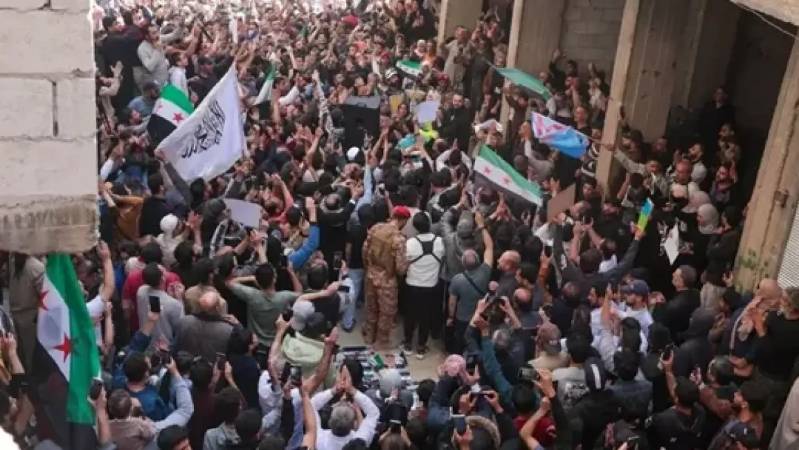احتفالات شعبية بسوريا.. القبض على أمجد يوسف المتهم الأول في "مجزرة التضامن"