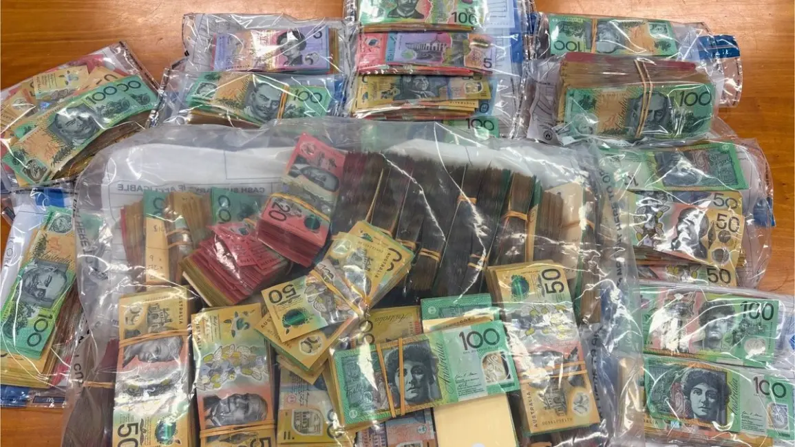 Police Decide to Arrest Illicit Tobacco 'Bag Man' with $447,000 Cash in Highway Bust