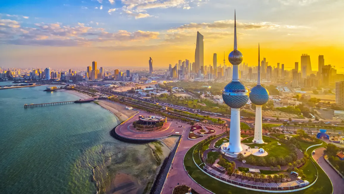 الداخلية الكويتية تفرض 150 ديناراً لتحويل سمة الزيارة إلى إقامة عادية مع استثناء العمالة المنزلية