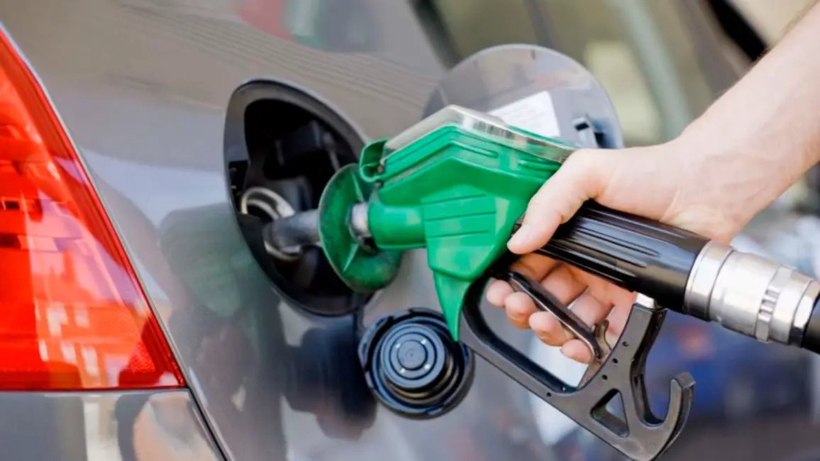 Urgent UAE: New prices for gasoline and diesel in October.. Find out the cost of the litre in the UAE