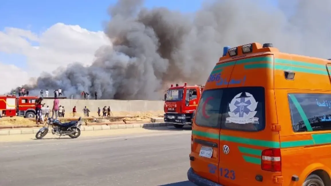 إصابة 11 شخصًا في حريق بمصنع غزل ونسيج بمدينة العاشر من رمضان