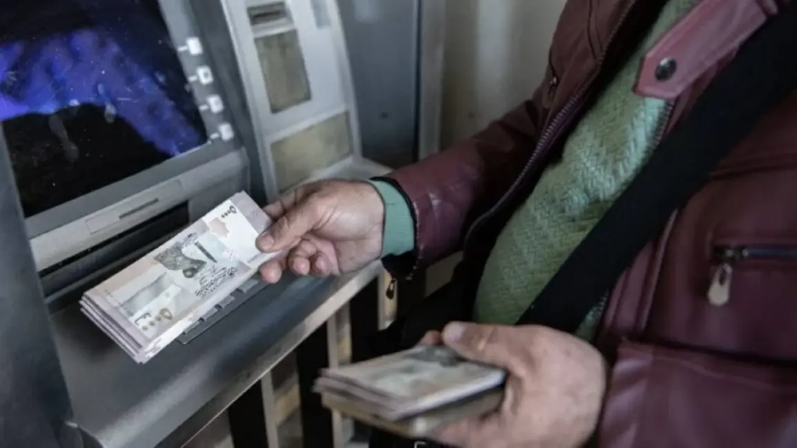 سعر الدولار في سوريا الخميس 15 أكتوبر 2026.، تراجع في السوق الموازية واستقرار رسمي