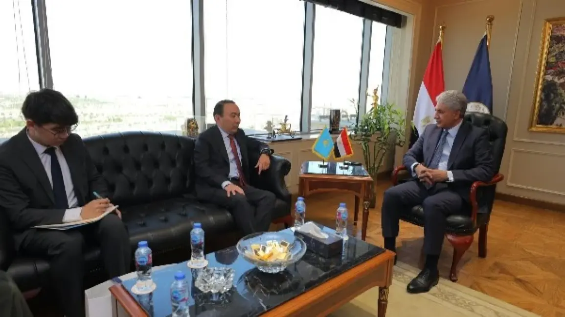 وزير السياحة يبحث مع سفير كازاخستان زيادة الوافدين وتنشيط السياحة الثقافية