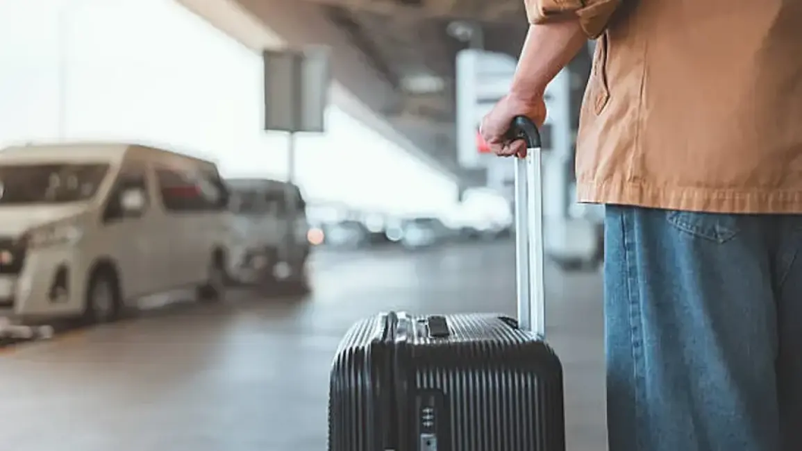 Philippines warns jobseekers over overseas offers requiring tourist travel