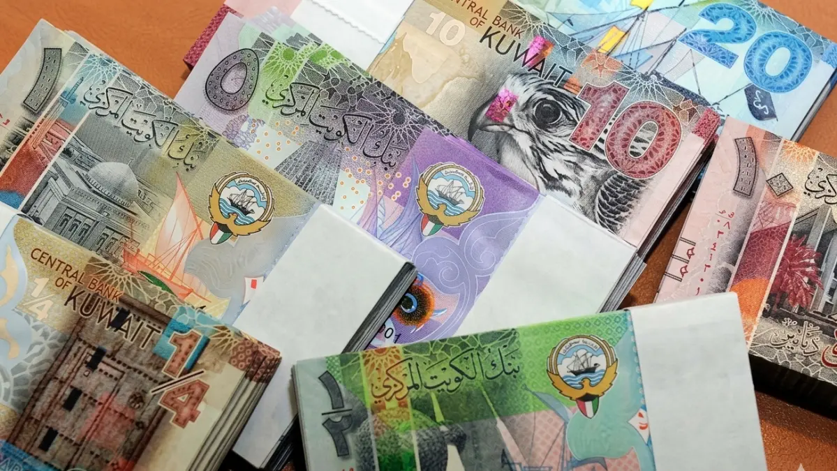 سعر الدينار الكويتي اليوم.. تحديث ونصائح مهمة لتجنب خسائر تحويل العملات