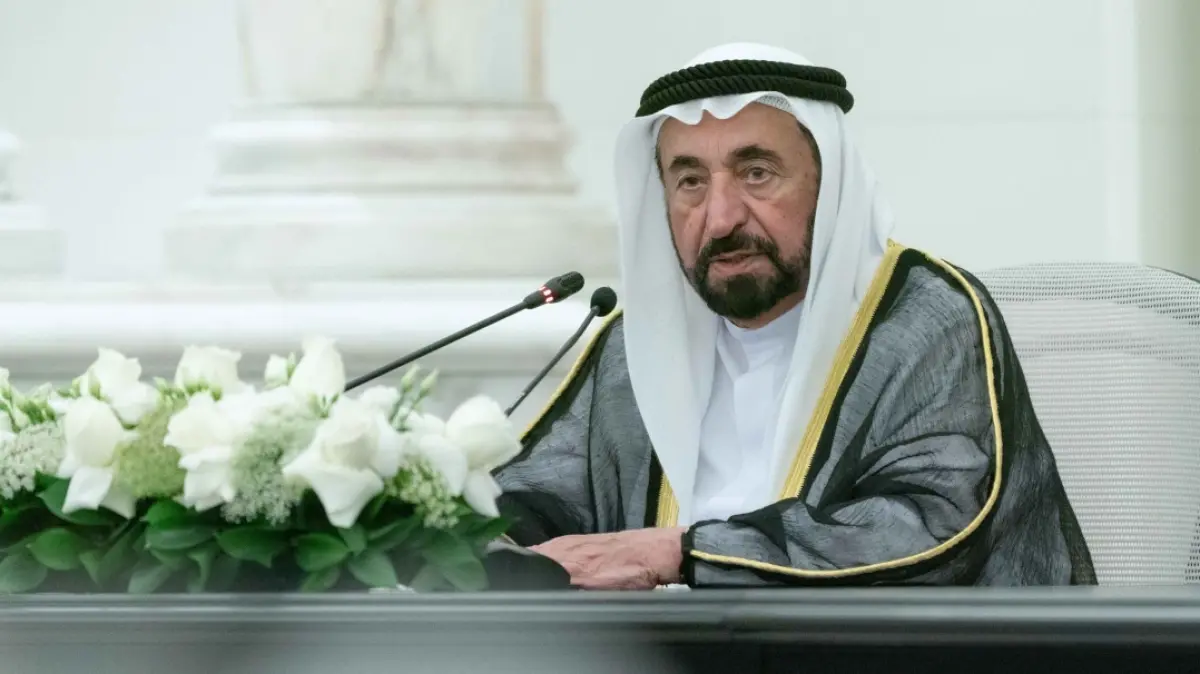 حاكم الشارقة الشيخ سلطان القاسمي يطلع على خطط وبرامج وزارة التربية والتعليم