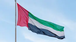 طقس الإمارات: أمطار متفرقة وانخفاض ملحوظ في درجات الحرارة وتحذير من اضطراب البحر