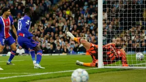 باريس سان جيرمان يهزم مانشستر سيتي 4-2 ويتصدر مجموعته في دوري الأبطال