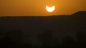 كسوف الشمس