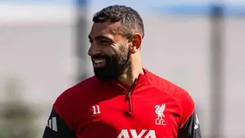 محمد صلاح بقميص ليفربول أثناء مباراة