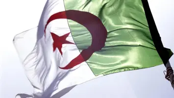 توقيع اتفاقيات اقتصادية بين مسؤولين جزائريين وموريتانيين