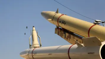 عناصر من الحرس الثوري الإيراني خلال عرض عسكري