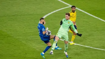 لقطة من مباراة كرة قدم بين فريقي النصر والهلال