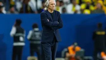 مدرب النصر السعودي جورجي جيسوس خلال مباراة