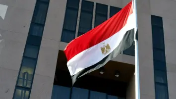 علم مصر وعلم السعودية جنبًا إلى جنب