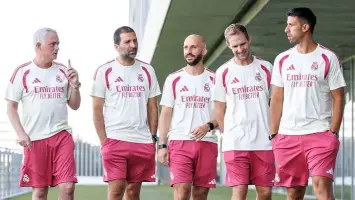 فريق ريال مدريد أثناء مباراة كرة قدم