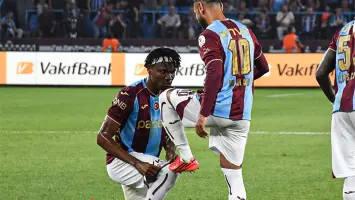 محمد صلاح يحتفل بتسجيل هدف لفريق طرابزون سبور