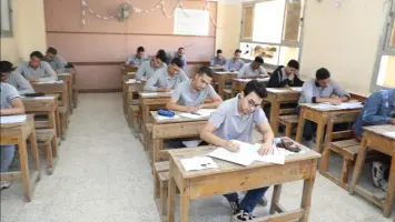 طلاب يؤدون اختبار القدرات في إحدى الجامعات المصرية