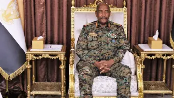 السودان : البرهان يقيل وزير الخارجية ووزير الثقافة والإعلام