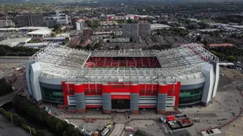 مشجعو مانشستر يونايتد يؤيدون بناء ملعب جديد بدل «أولد تري فورد»