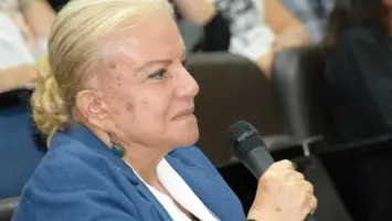 رحيل الإعلامية والروائية  الكبيرة جيلان حمزة