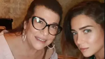 تامر حسني يطلب الدعاء لوالدة الفنانة مي عز الدين بعد تعرضها لوعكة صحية