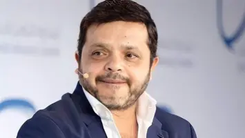 النجم محمد هنيدي يعود بـ "شهادة معاملة أطفال" في رمضان 2025