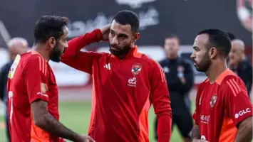 ثلاثة لاعبين في الأهلي على وشك الرحيل في يناير 2025: مفاجآت في الميركاتو!