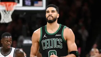 ثلاثية جيسون تيتوم تقود بوسطن سيلتيكس للفوز على تورونتو رابتورز