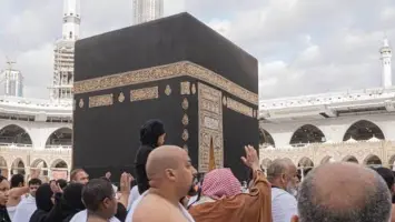 King Salman Announces Hosting 1,000 Umrah Pilgrims from 66 Countries