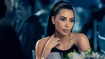 كيم كارداشيان تفاجئ جمهورها بحصولها علي روبوت من شركة تسلا