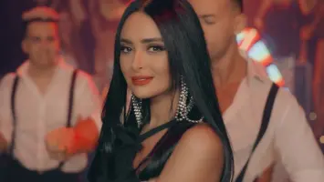 النجمة هند السداسي تثير الجدل برغبتها في الطلاق