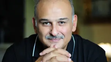 النجم السوري جمال سليمان يعلق على مسامحته لزملائه الذين اتهموه بالخيانة