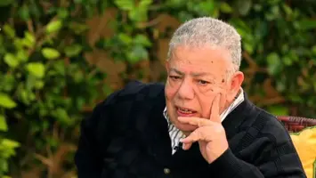 تدهور الحالة الصحية للسيناريست المصري "بشير الديك" وحجزه في العناية المركزة