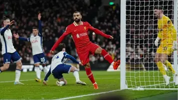 محمد صلاح يثير الجدل مجددًا حول مستقبله مع ليفربول وينفي شائعات التجديد