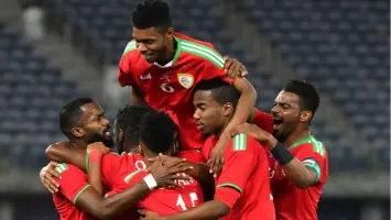 الصبحي يتألق ويقود عمان لفوز ثمين على قطر في كأس الخليج