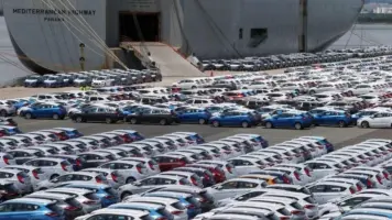 رسميًا... فرض قيود جديدة على استيراد السيارات الشخصية في مصر