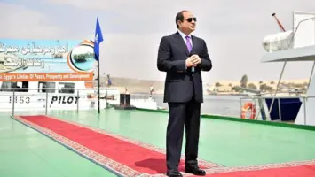 انخفاض إيرادات قناة السويس 60%... السيسي يبحث تأثير الوضع الإقليمي على القناة