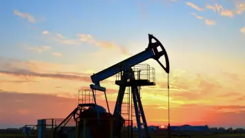 "الدنيا نايمة" أسواق النفط تترقب بحذر في موسم عطلة الكريسماس وسط مكاسب محدودة