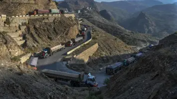 الحدود تشتعل بين أفغانستان وباكستان : هجمات متبادلة وصراع مستمر