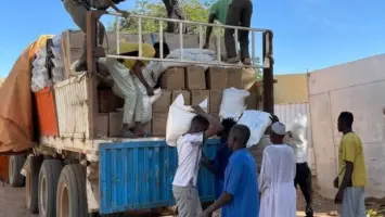 وصول أول شحنة مساعدات إنسانية إلى جنوب الخرطوم منذ اندلاع الحرب في السودان