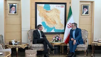 إيران والترويكا الأوروبية: خطوات نحو  محادثات جديدة في 13 يناير