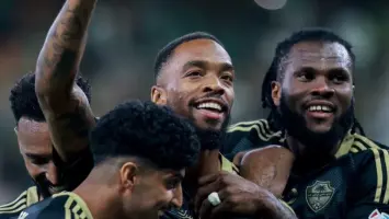 أهلي جدة يحقق فوزًا كبيرًا على القادسية برباعية في دوري روشن