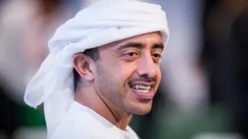 عبد الله بن زايد يؤكد حرص الإمارات على تعزيز العلاقات الاستراتيجية مع فرنسا