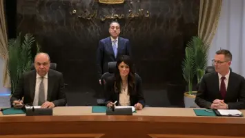 رئيس الوزراء يشهد توقيع اتفاقية مع مؤسسة التمويل الدولية لتعزيز مشاركة القطاع الخاص في قطاع المطارات