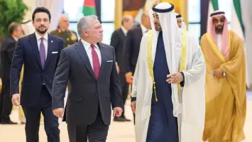 محمد بن زايد وملك الأردن يناقشان تعزيز العلاقات الأخوية وجهود وقف إطلاق النار في غزة