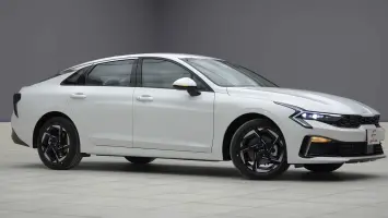 مواصفات وسعر سيارة K5 ستاندر 2024 في السعودية