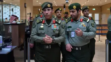 مدير عام الجوازات يقوم بزيارة تفقدية لمطار الملك خالد الدولي بالرياض