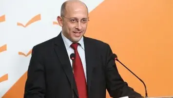 النائب ألان عون يؤكد عدم قبول تأجيل الانتخابات البلدية