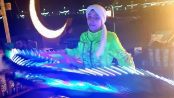 أسيل السعيد: راقصة التنورة الشابة التي تنافس الرجال في فنها